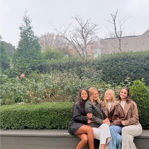 Meet your Posher, Lizzie